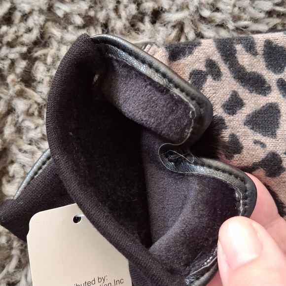 NWT Cheetah Print Gloves - Picture 6 of 6